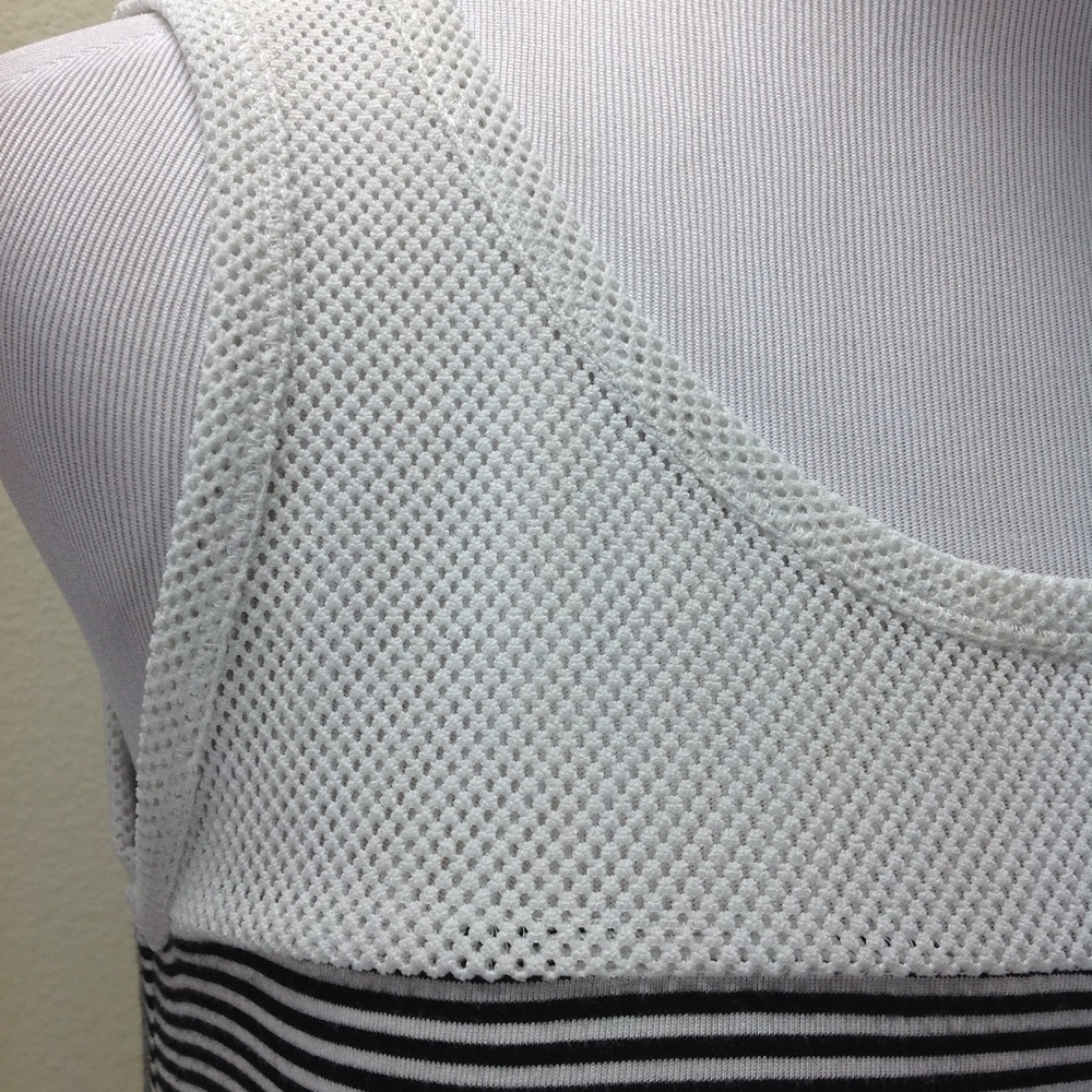 Cable & Gauge Black & White High Low Hemli… - Picture 5 of 7